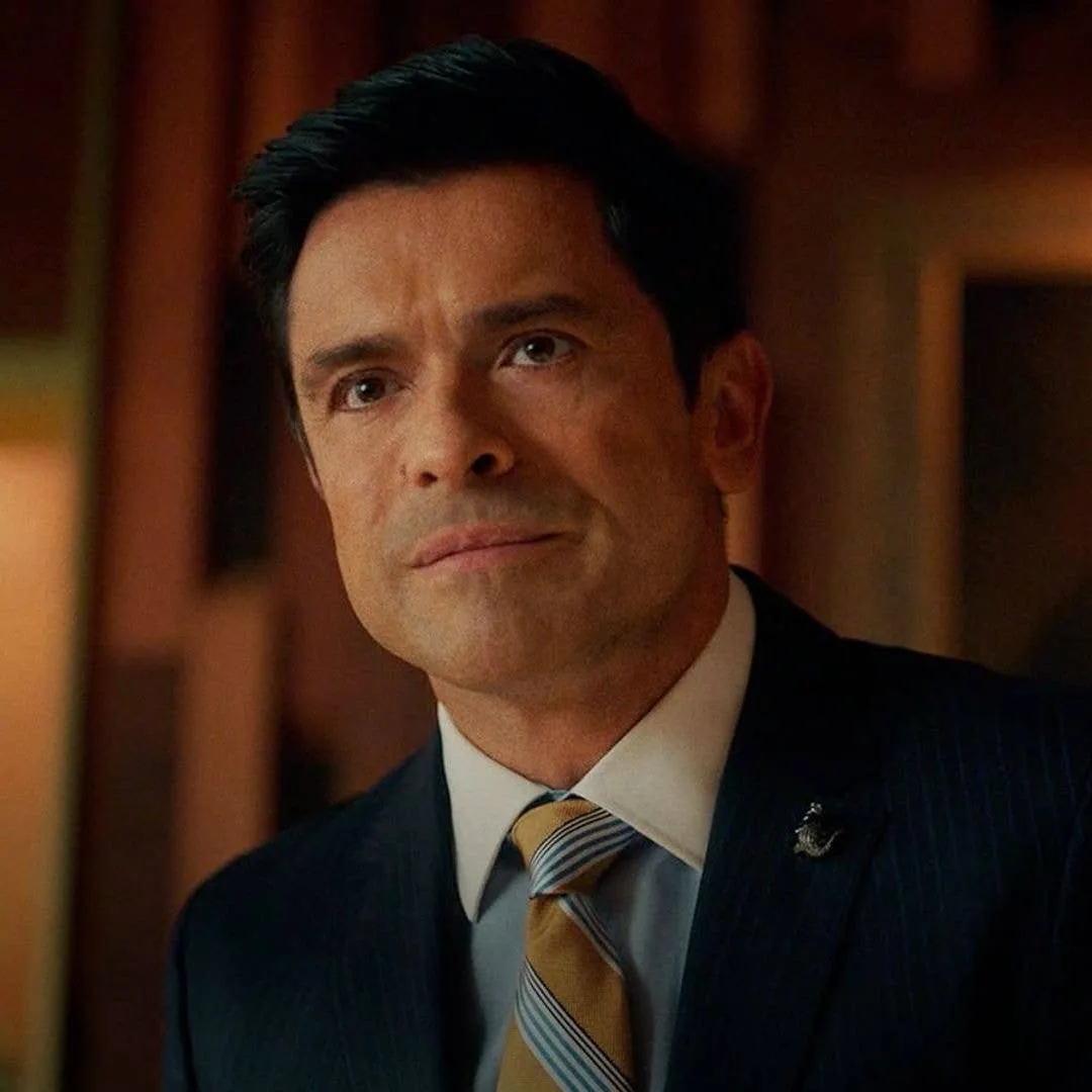 mark consuelos — US news