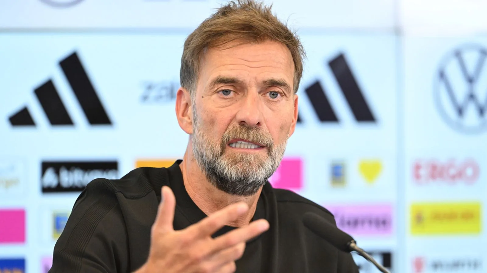 Jürgen Klopp starts Germany stint with a threat to quit