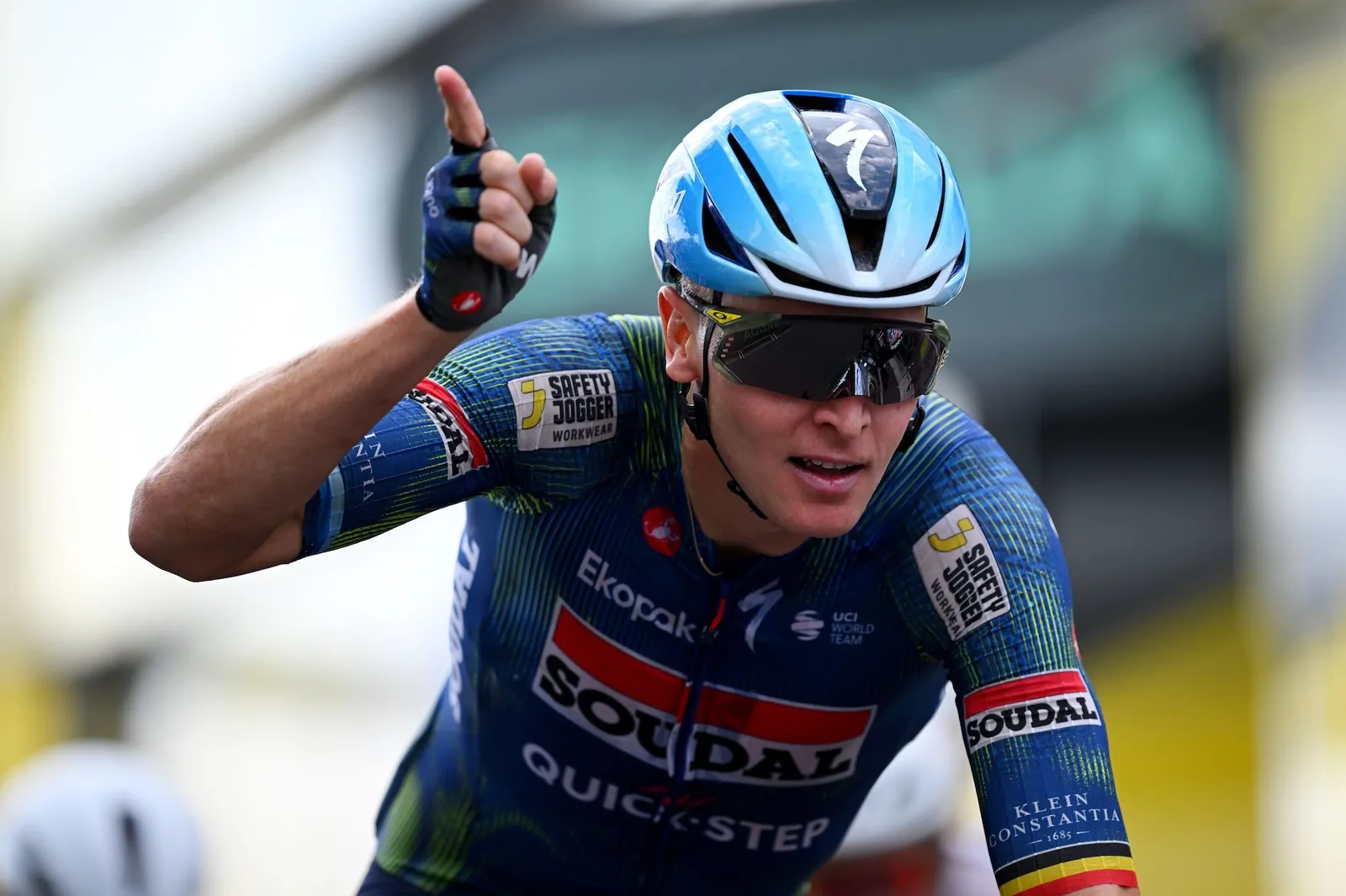 Tim Merlier surges to Tour de France 2026 hat-trick on stage 12 but crash hits sprinters