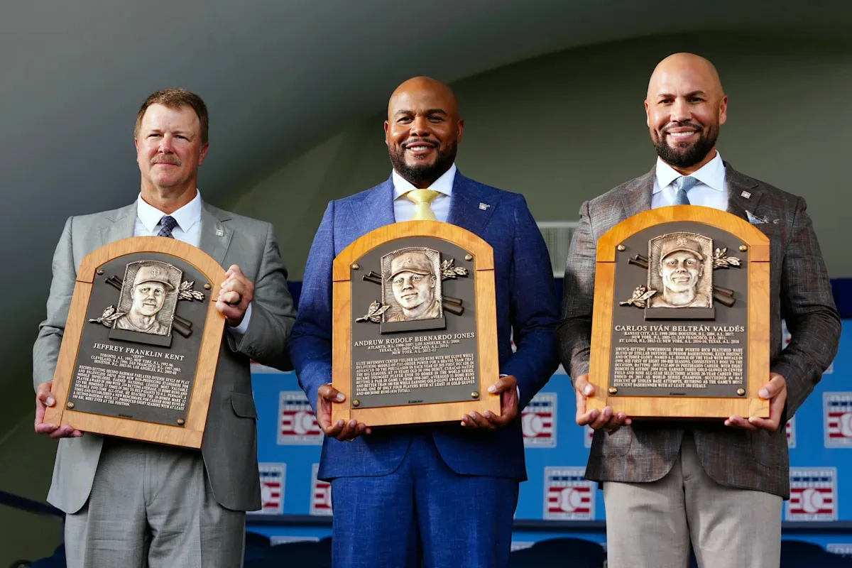 Jones, Beltran, Kent honor paths as they enter Hall of Fame